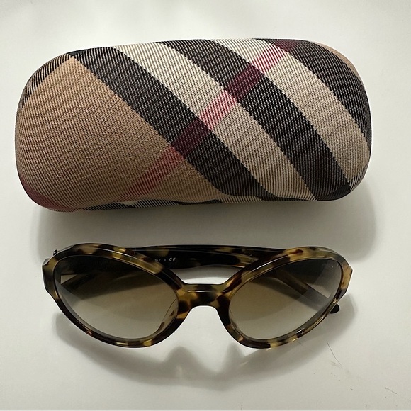 Burberry Tortoise Shell Sunglasses with Case - Picture 1 of 6